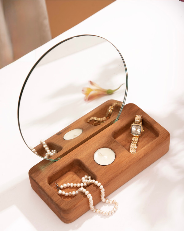 آینه رومیزی دارای جای جواهرات
